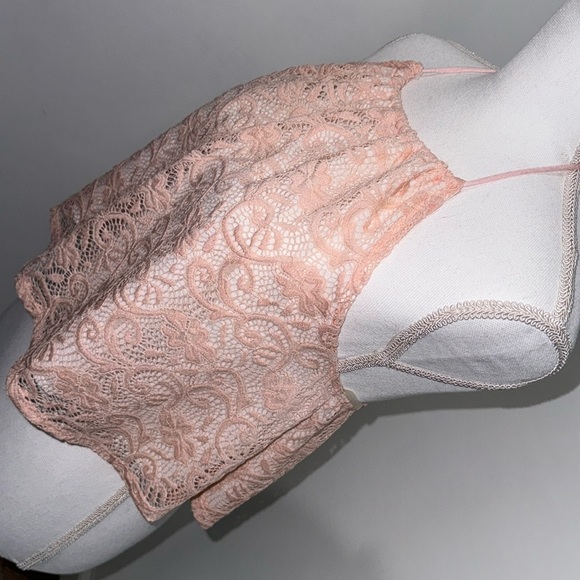 Laced crop/ halter top. - Picture 1 of 7